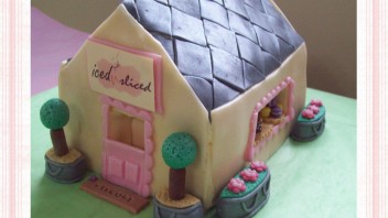 Baking Tannie 2013 Ayesha Raja Iced ‘n Sliced